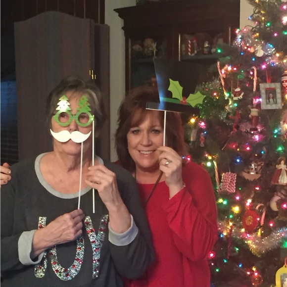 Meet your Posher, April - Picture 2 of 8